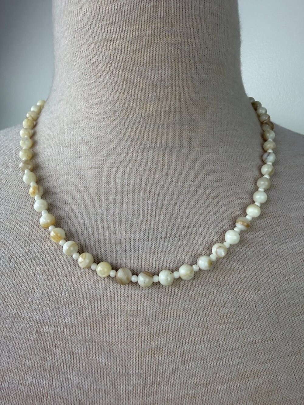 Vintage Art Deco Round Mother of Pearl MOP Beaded Necklace 20.5"
